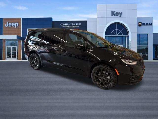 new 2026 Chrysler Pacifica car, priced at $46,475