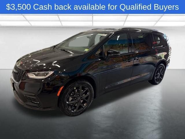new 2026 Chrysler Pacifica car, priced at $47,475
