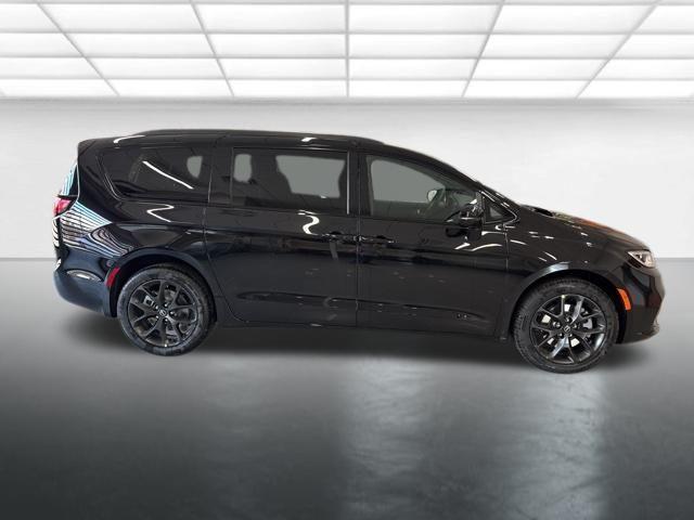 new 2026 Chrysler Pacifica car, priced at $47,475