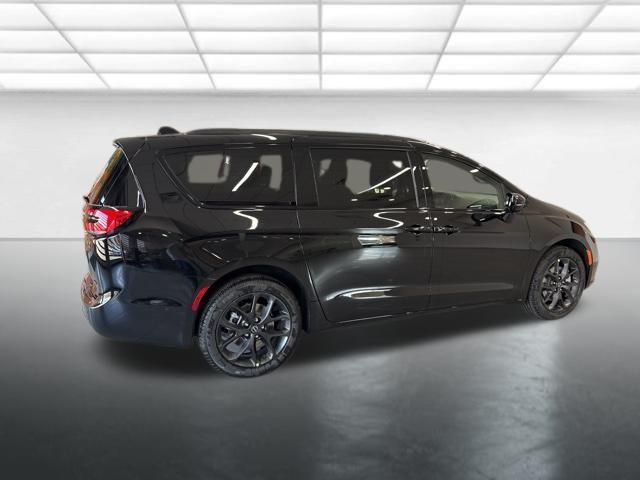 new 2026 Chrysler Pacifica car, priced at $47,475