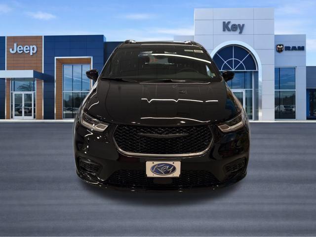 new 2026 Chrysler Pacifica car, priced at $46,475