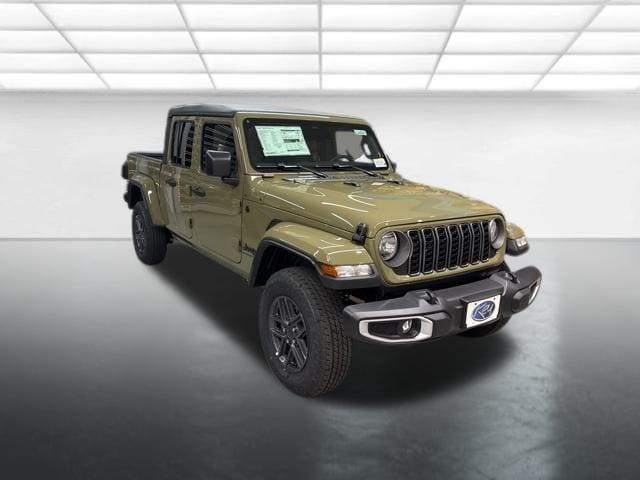 new 2026 Jeep Gladiator car, priced at $46,630