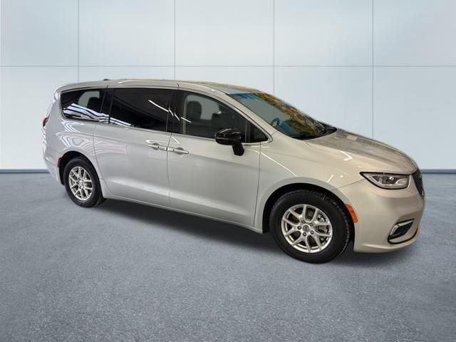 used 2024 Chrysler Pacifica car, priced at $24,639