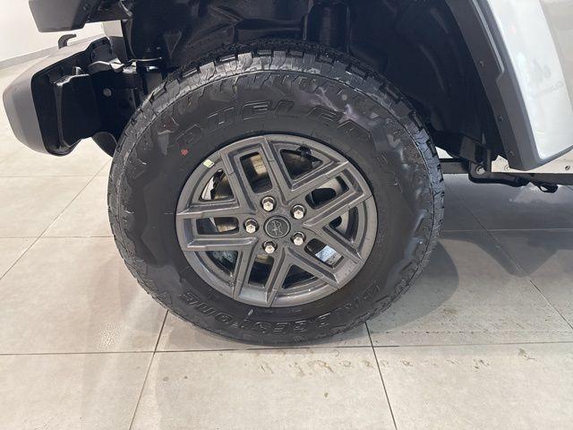 new 2026 Jeep Gladiator car, priced at $46,035