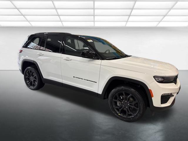 new 2025 Jeep Grand Cherokee car, priced at $45,890