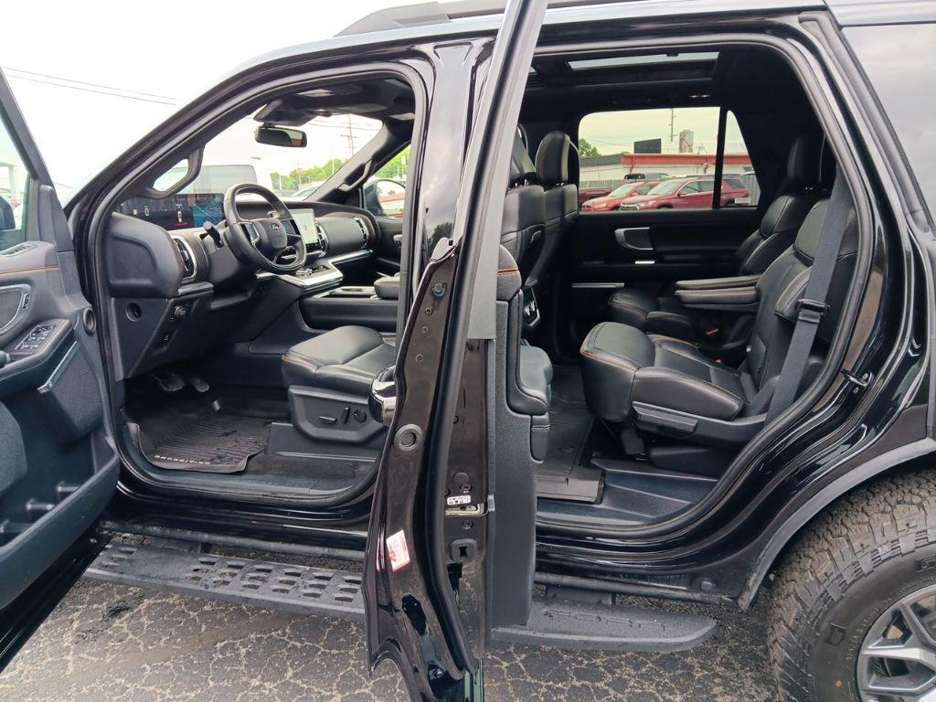 used 2025 Ford Expedition car, priced at $75,045