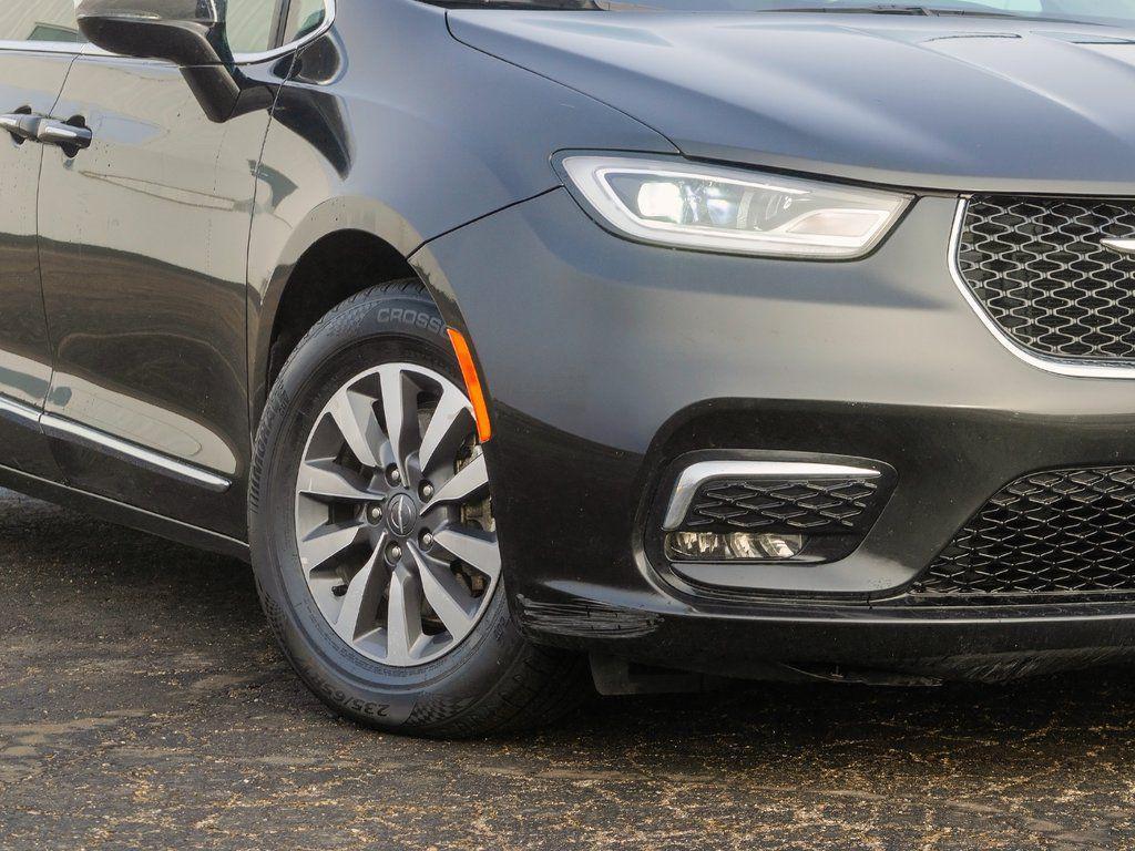 used 2023 Chrysler Pacifica Hybrid car, priced at $27,247