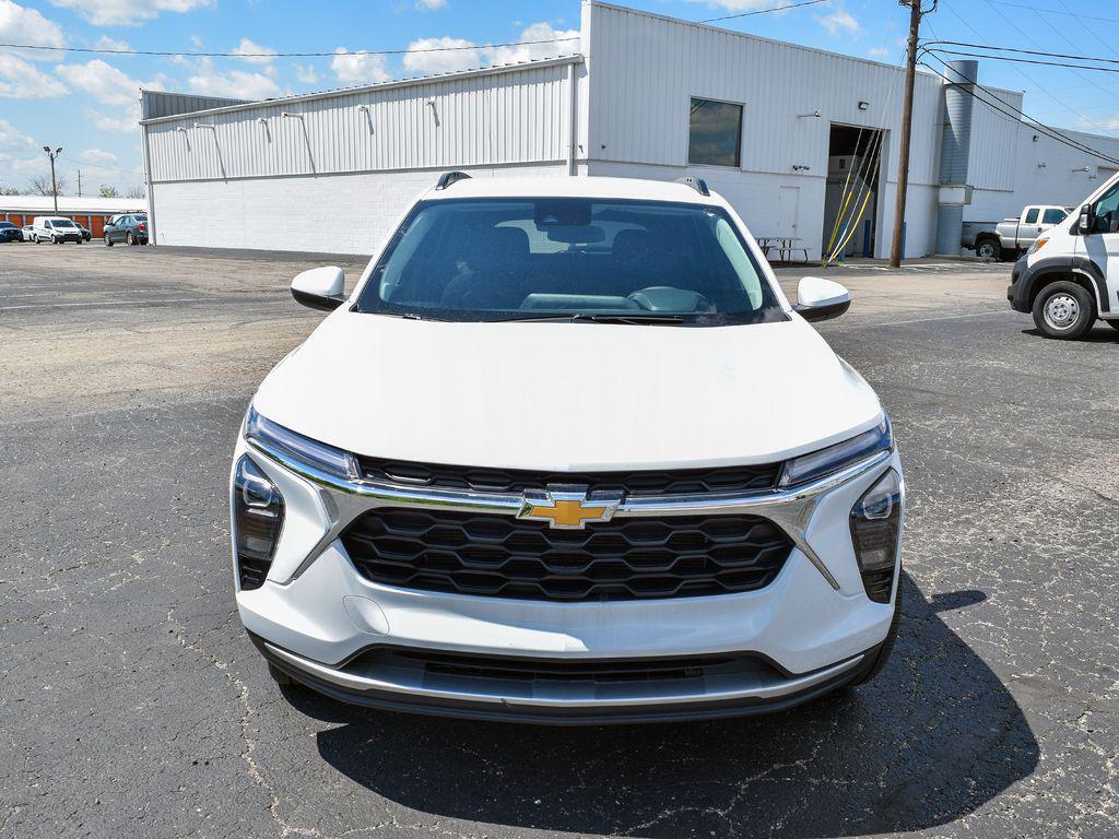 used 2025 Chevrolet Trax car, priced at $22,152
