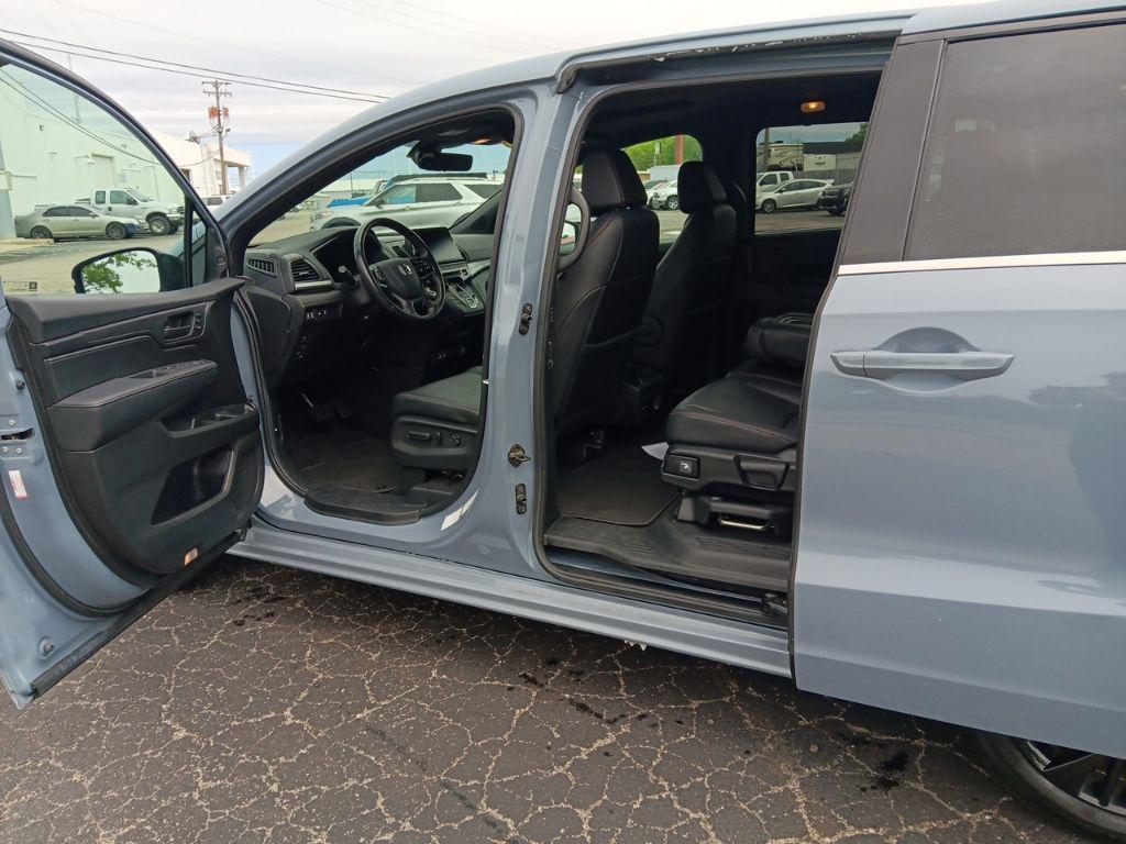 used 2025 Honda Odyssey car, priced at $38,239