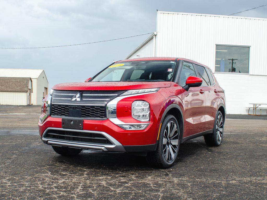 used 2025 Mitsubishi Outlander car, priced at $27,521