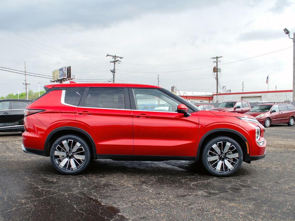 used 2025 Mitsubishi Outlander car, priced at $27,521