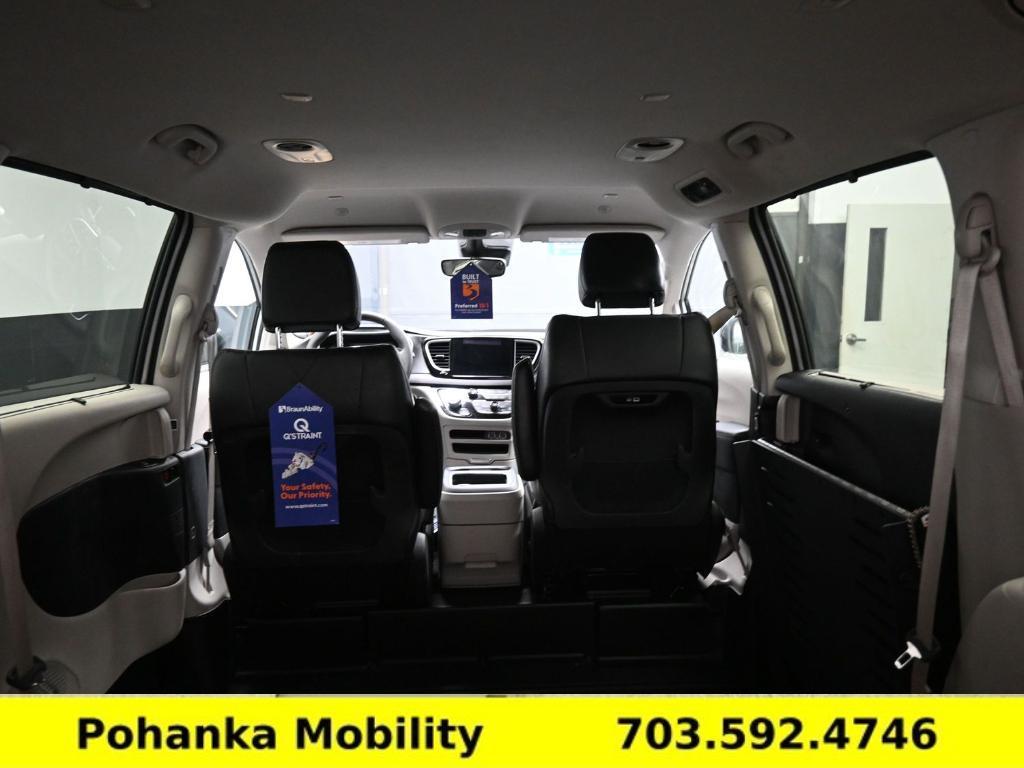 used 2024 Chrysler Pacifica car