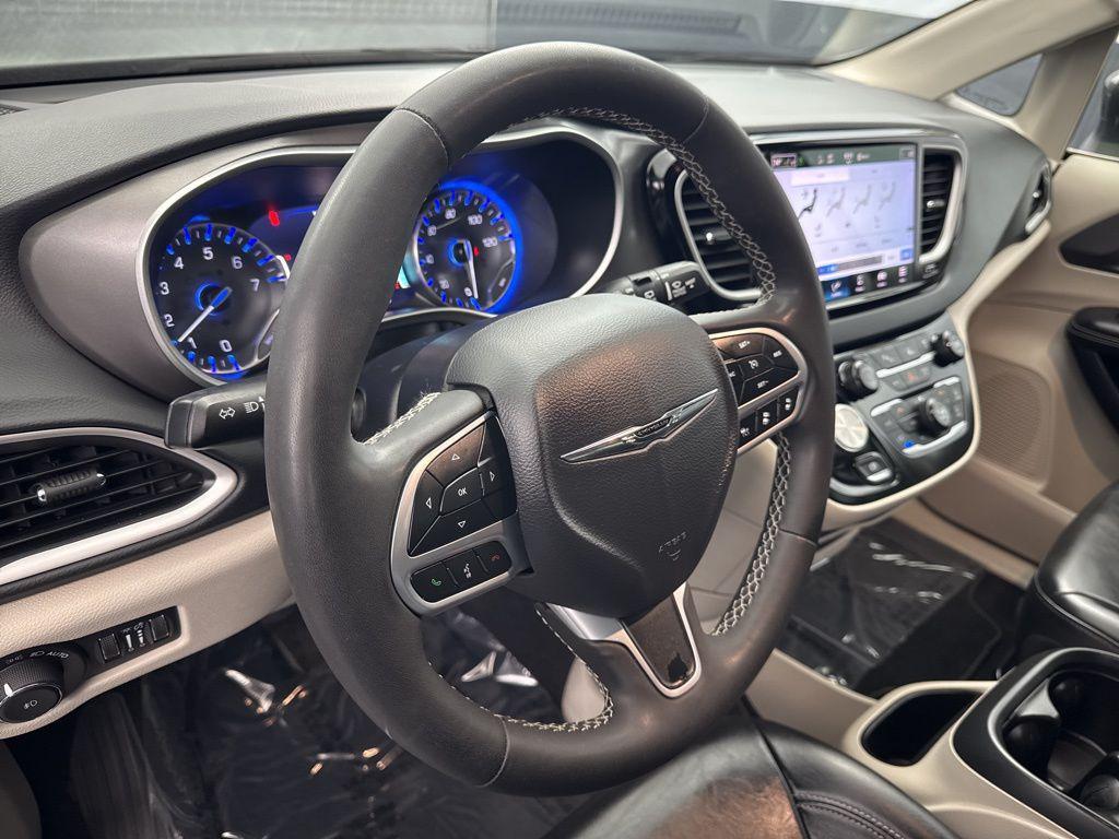 used 2023 Chrysler Pacifica car, priced at $23,397