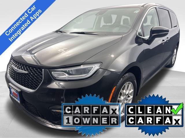 used 2024 Chrysler Pacifica car, priced at $29,250