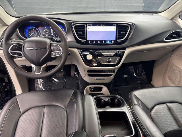 used 2024 Chrysler Pacifica car, priced at $29,250