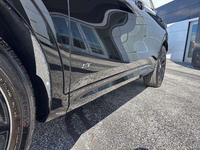 used 2025 Buick Envista car, priced at $25,000