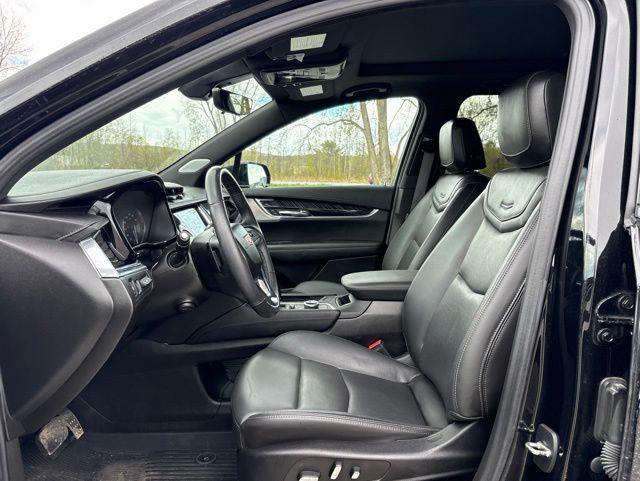 used 2023 Cadillac XT6 car, priced at $37,398