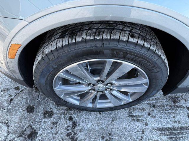 new 2026 Cadillac XT5 car, priced at $60,895