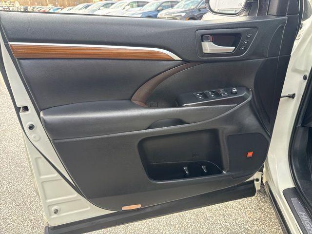 used 2019 Toyota Highlander car, priced at $24,298