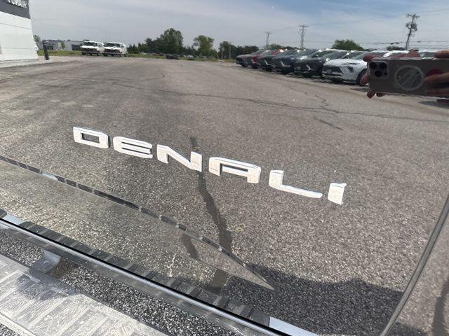used 2021 GMC Canyon car, priced at $31,398