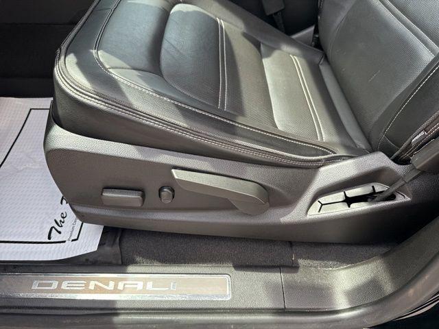 used 2021 GMC Canyon car, priced at $31,398