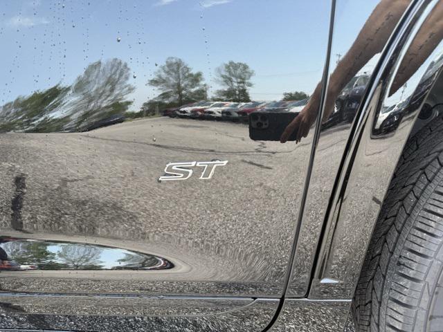 new 2025 Buick Enclave car, priced at $49,995