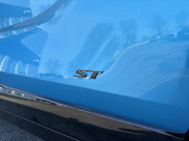 used 2025 Buick Encore GX car, priced at $25,898