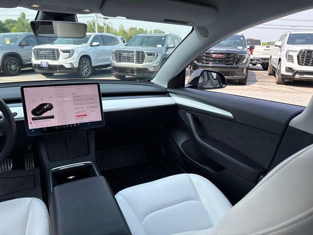 Tesla Model 3 view 23