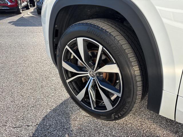 used 2024 Volkswagen Atlas car, priced at $37,748