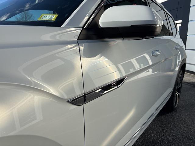 used 2024 Volkswagen Atlas car, priced at $37,748