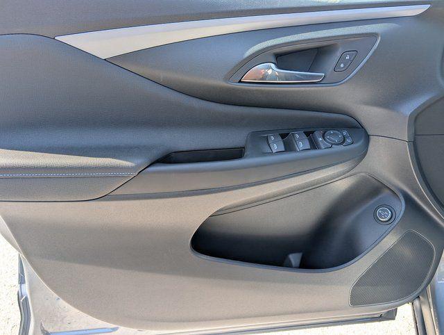 new 2025 Buick Envista car, priced at $24,930