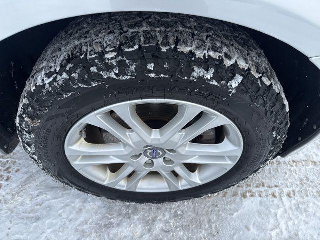 used 2015 Volvo XC60 car, priced at $9,899