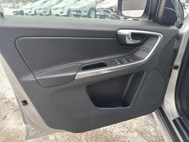 used 2015 Volvo XC60 car, priced at $9,899