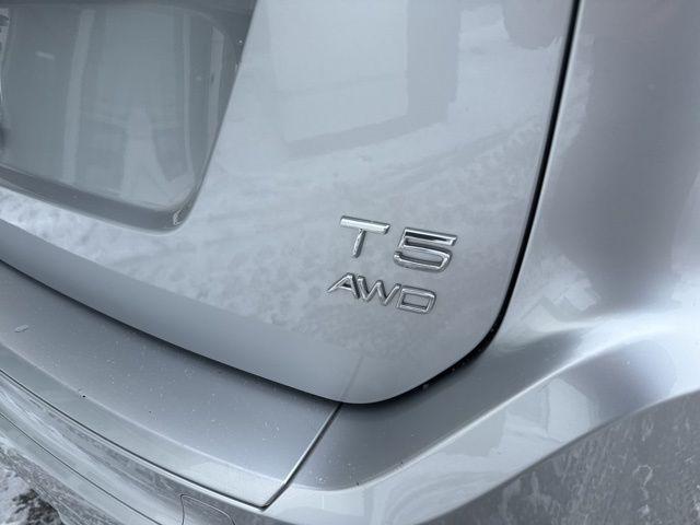 used 2015 Volvo XC60 car, priced at $9,899