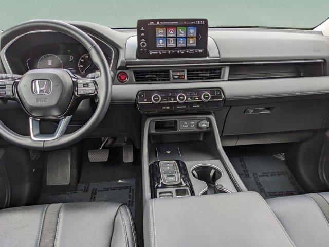used 2025 Honda Pilot car, priced at $41,396