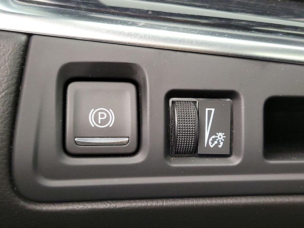 used 2025 Cadillac XT5 car, priced at $36,998