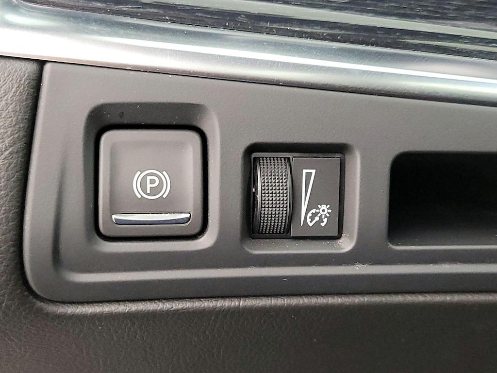 used 2025 Cadillac XT5 car, priced at $33,998