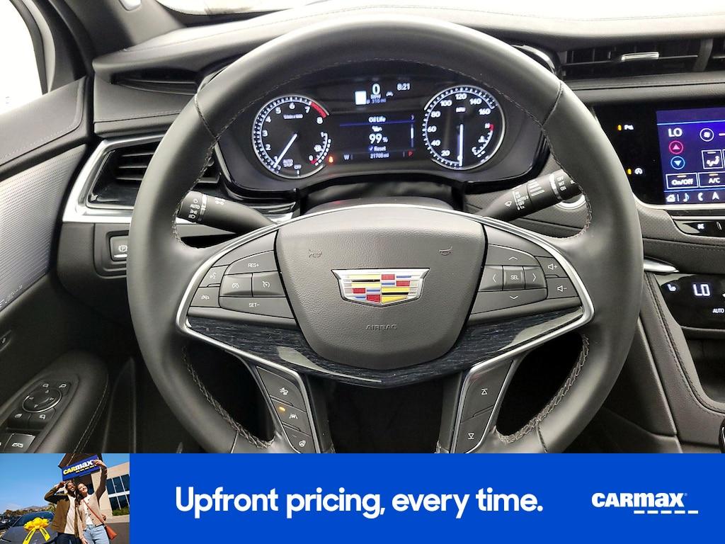 used 2025 Cadillac XT5 car, priced at $33,998
