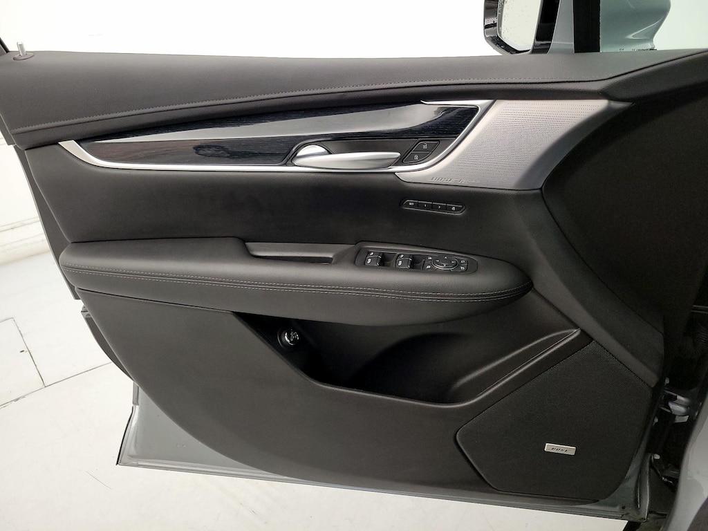 used 2025 Cadillac XT5 car, priced at $35,998