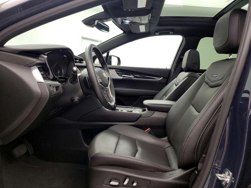 used 2025 Cadillac XT5 car, priced at $36,998