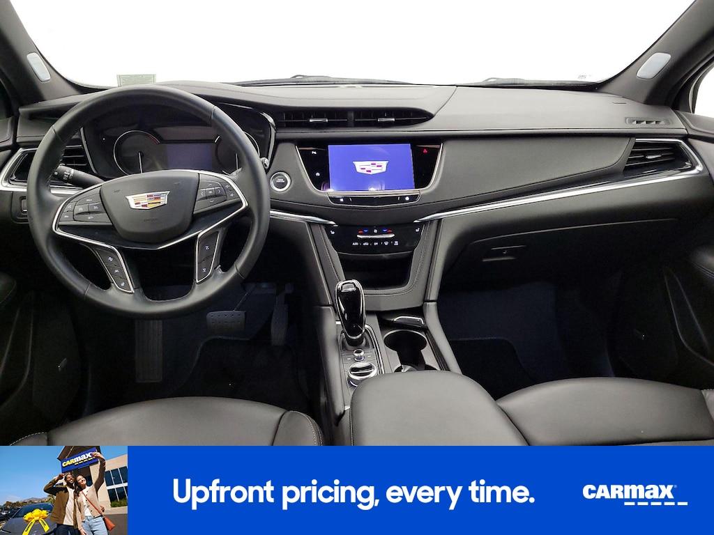 used 2025 Cadillac XT5 car, priced at $33,998