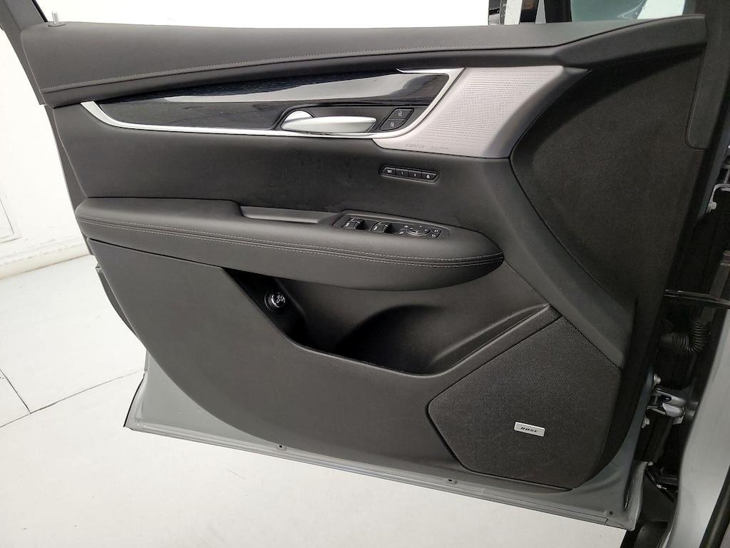 used 2025 Cadillac XT5 car, priced at $33,998