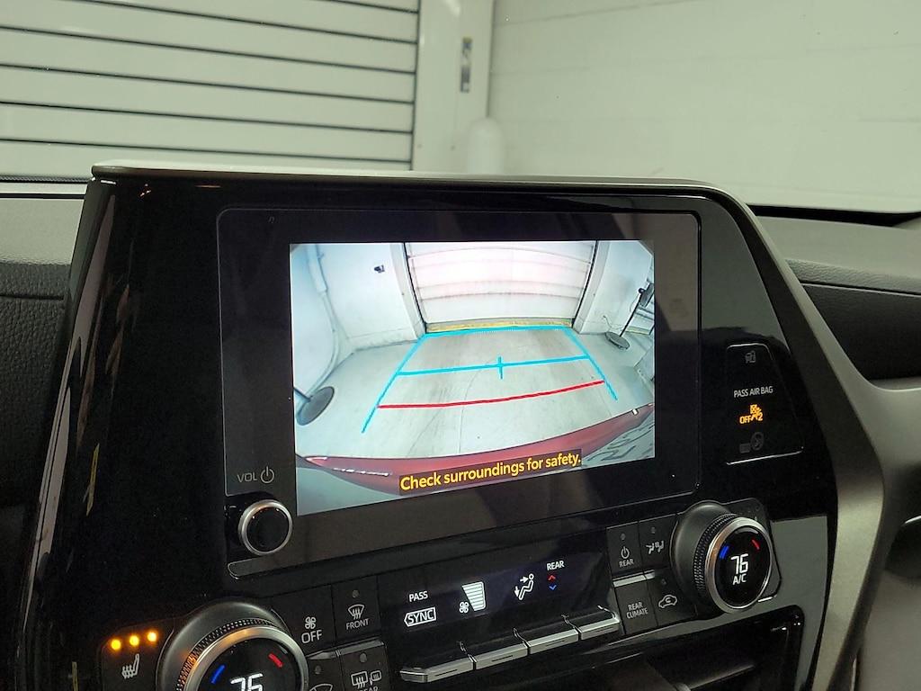 used 2023 Toyota Highlander Hybrid car, priced at $40,998