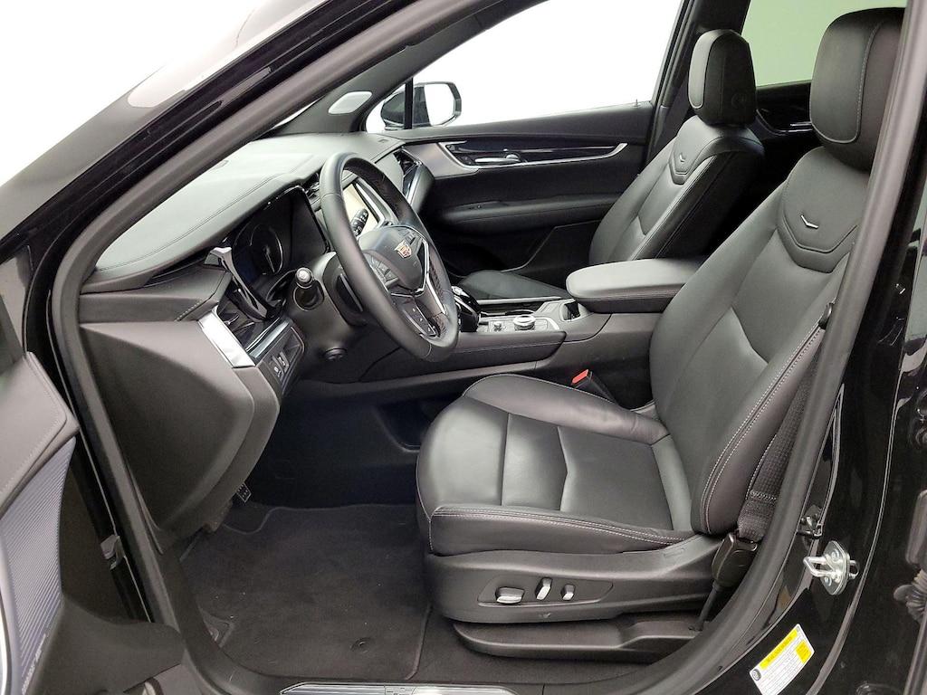 used 2025 Cadillac XT5 car, priced at $33,998