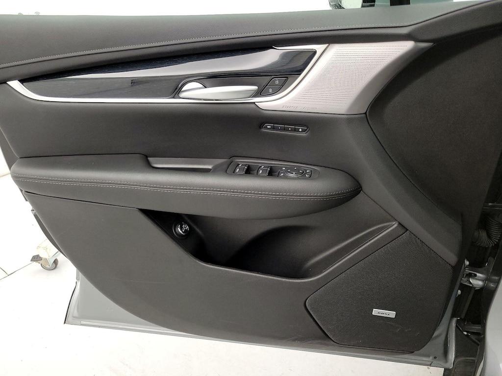 used 2025 Cadillac XT5 car, priced at $33,998