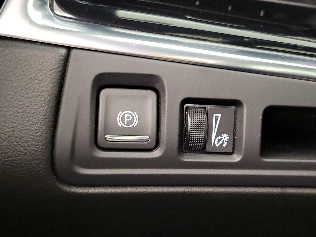 used 2025 Cadillac XT6 car, priced at $36,998