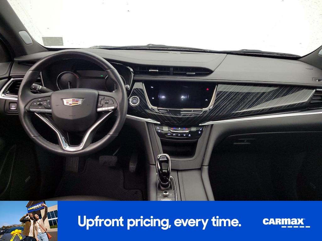 used 2025 Cadillac XT6 car, priced at $36,998