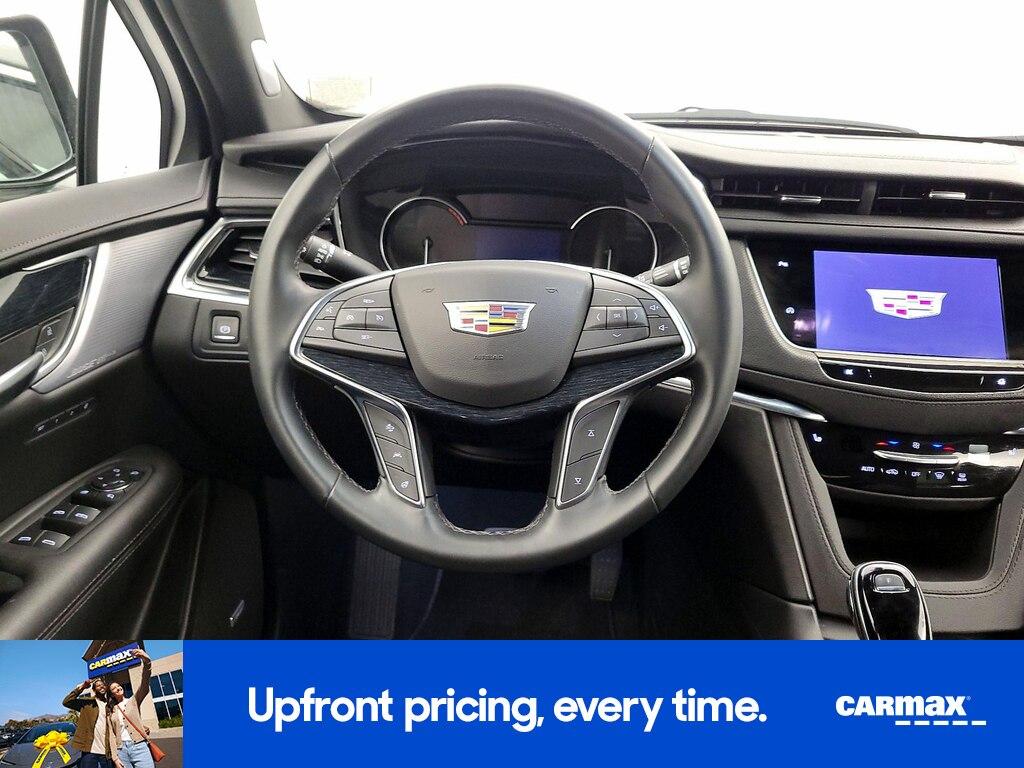 used 2025 Cadillac XT5 car, priced at $34,998