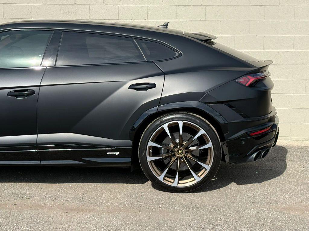 used 2023 Lamborghini Urus car, priced at $259,500