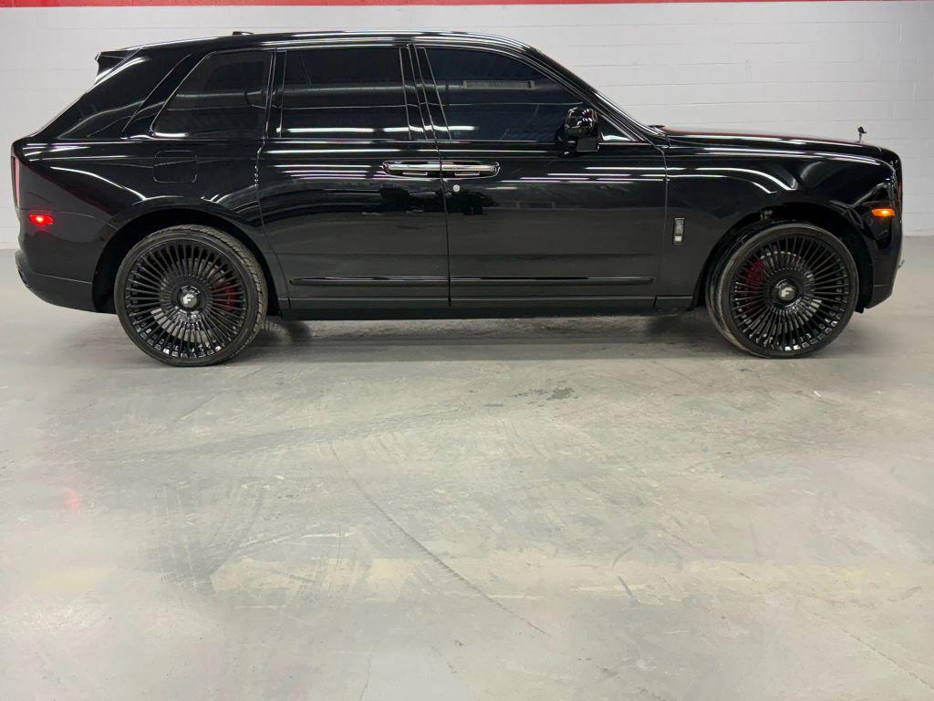 used 2022 Rolls-Royce Cullinan car, priced at $272,500